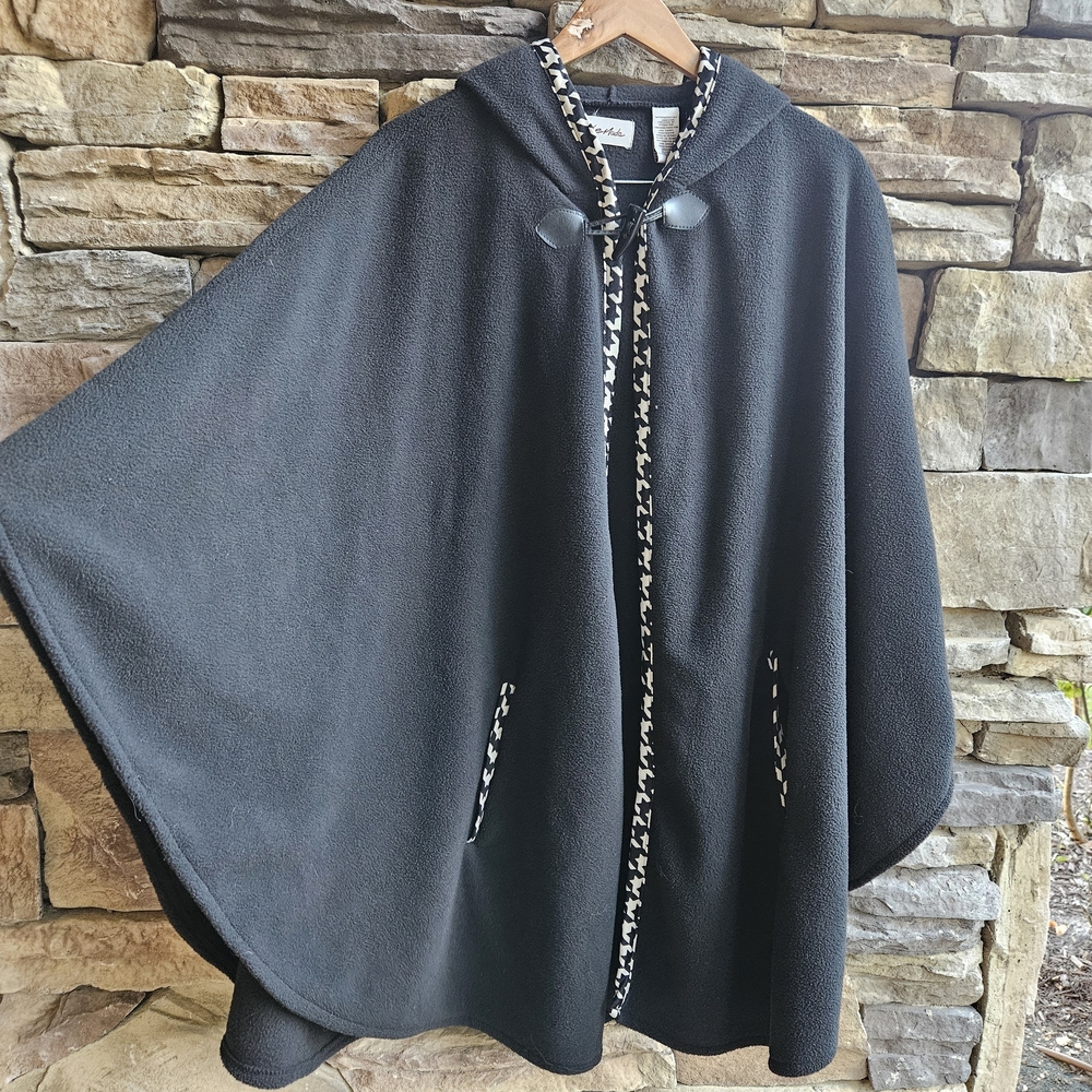 Elegant Black Cape with Houndstooth Accents